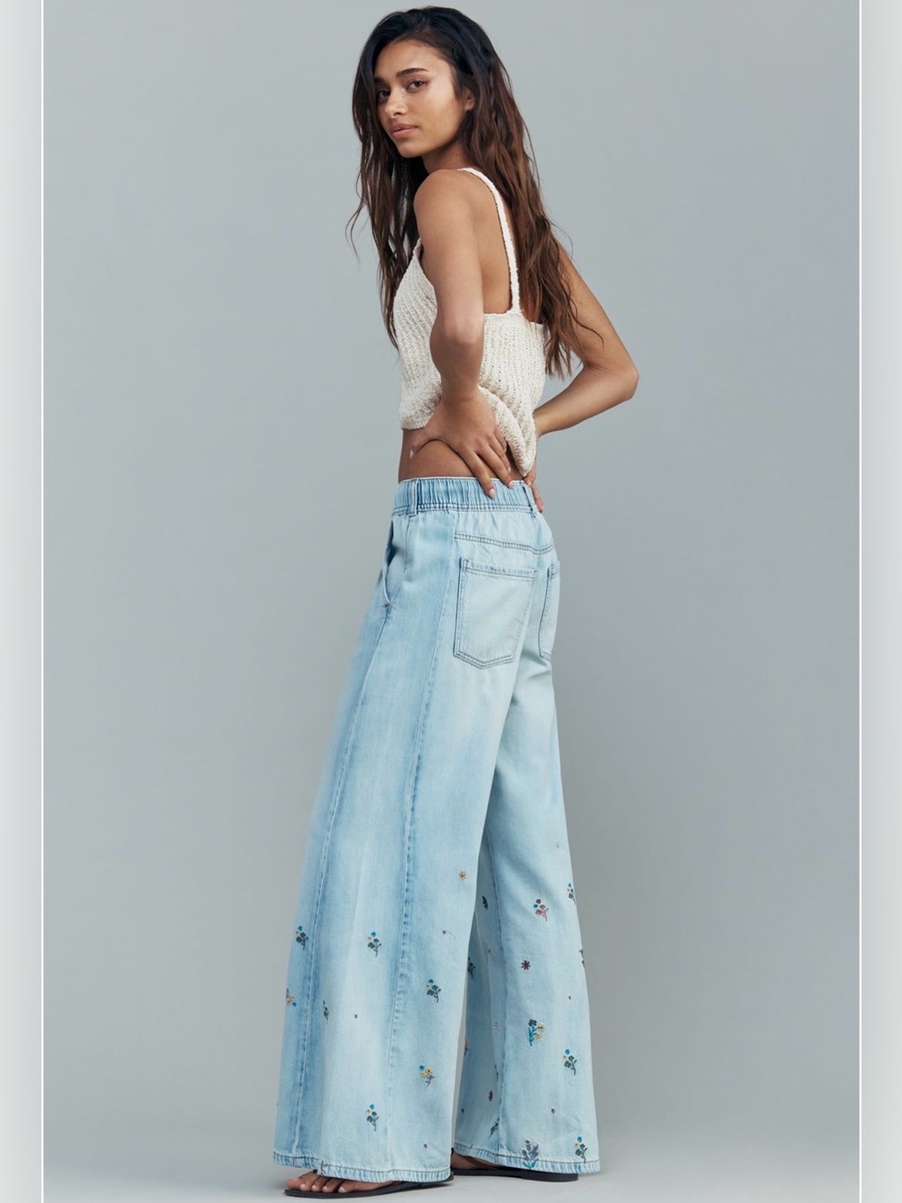 Anthropologie Adi Mid-Rise Flare Ditsy Jeans by Pilcro - Medium - Picture 6 of 12